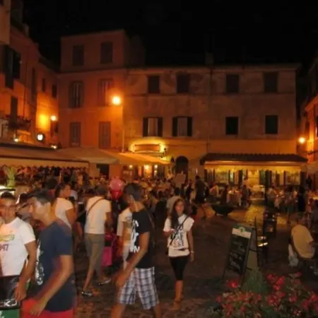 Bellissima Imbarcazione Accogliente E Spaziosa. * Nettuno